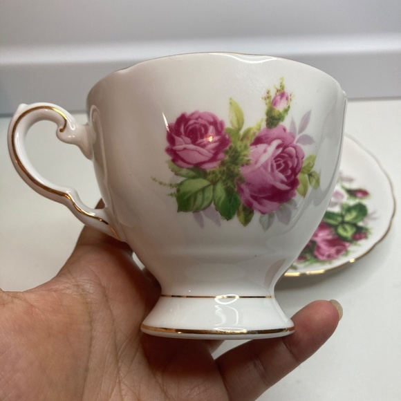 Tuscan/Royal Tuscan MOSS ROSE Cup & Saucer Set C9612 Bone China GREAT CONDITION - Picture 5 of 12